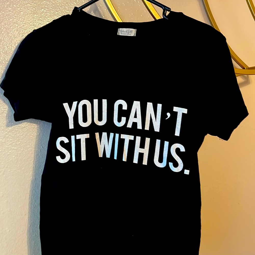 I am selling a like new t shirt with no fading.